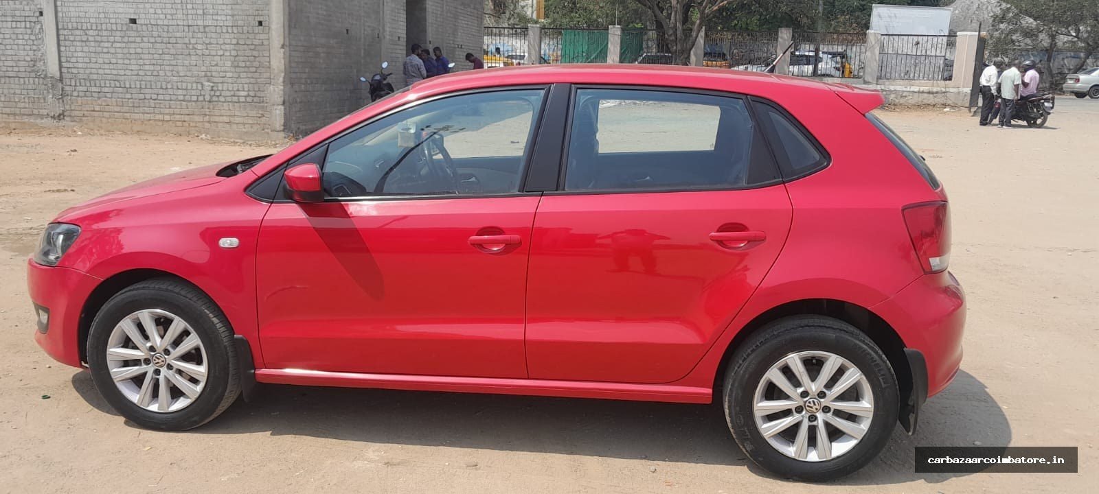 Volkswagen POLO 2014 Photo 2