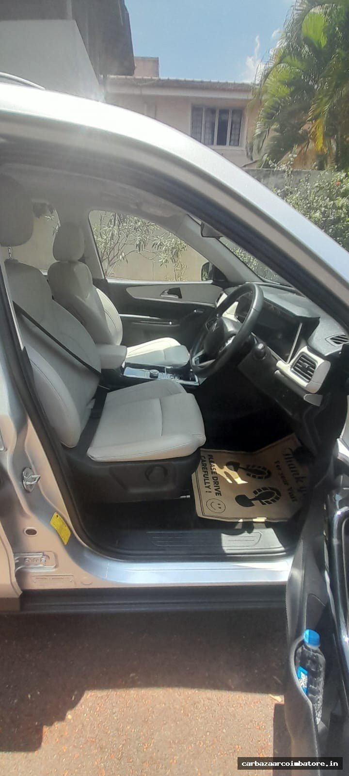 Mahindra XUV700 2022 Photo 6