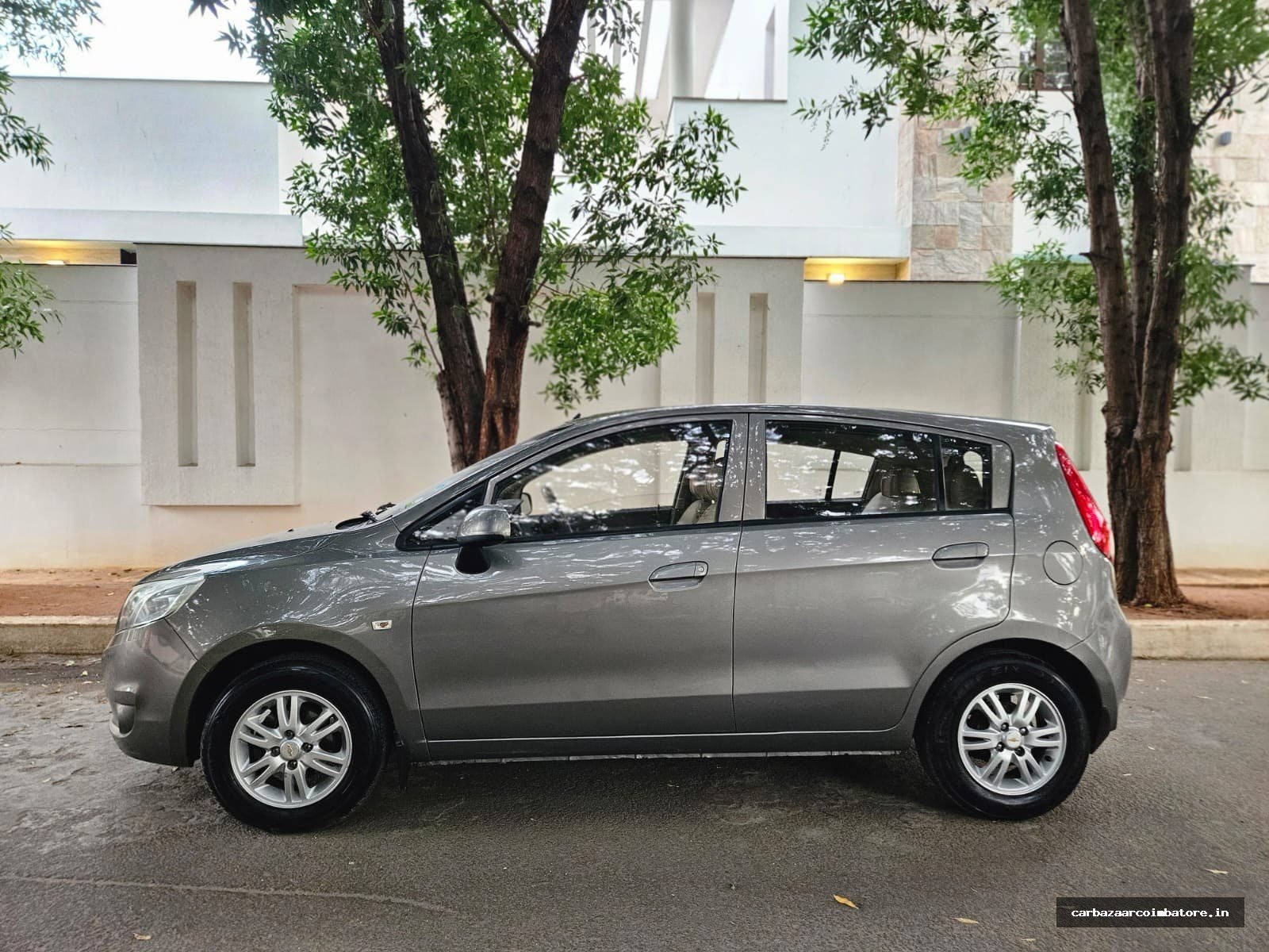 Chevrolet Aveo 2013 Photo 2