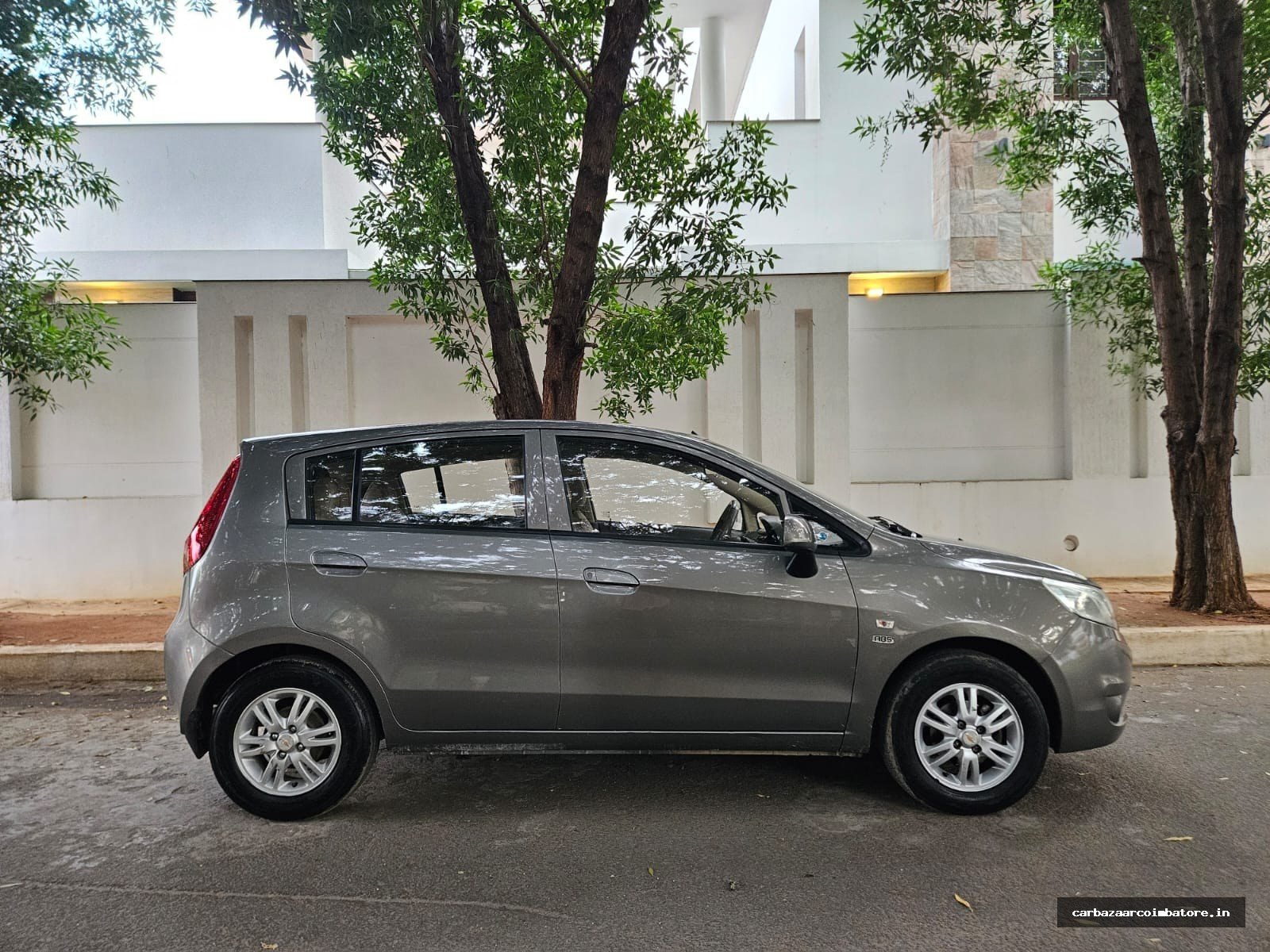 Chevrolet Aveo 2013 Photo 3