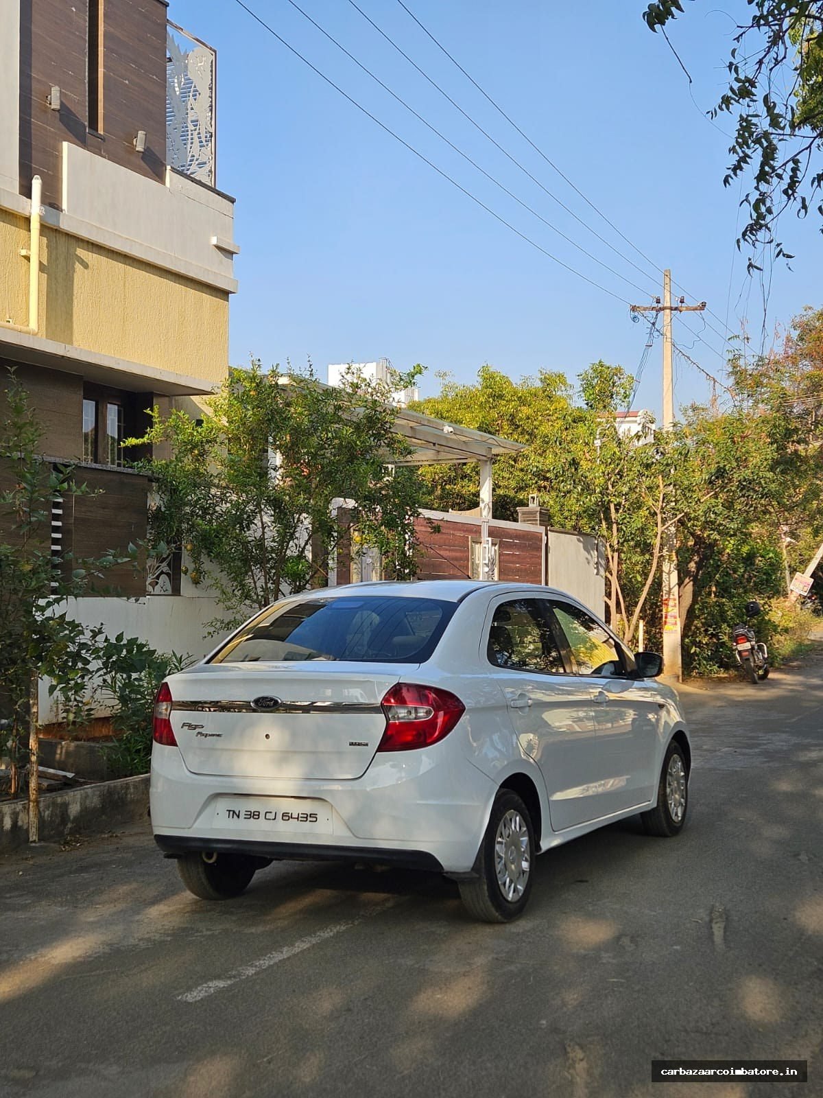 Ford Figo Aspire 2017 Photo 9