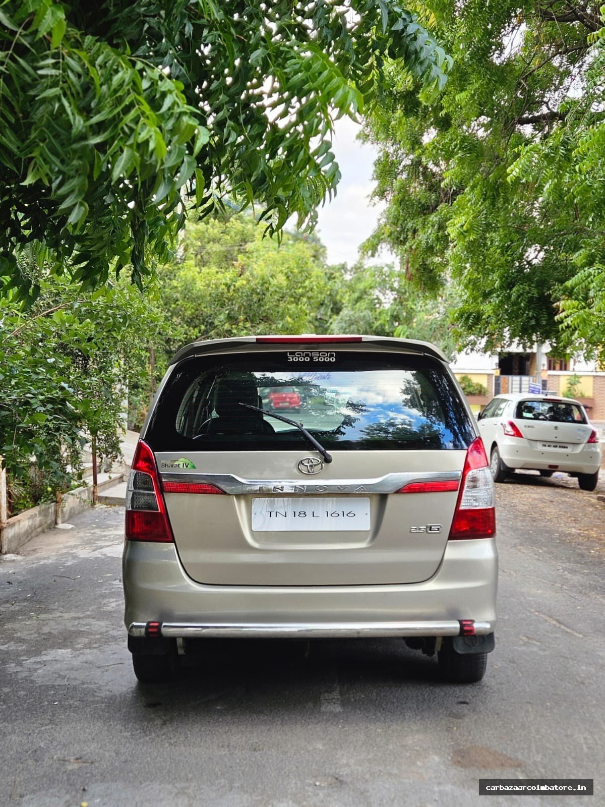 Toyota Innova 2012 Photo 1