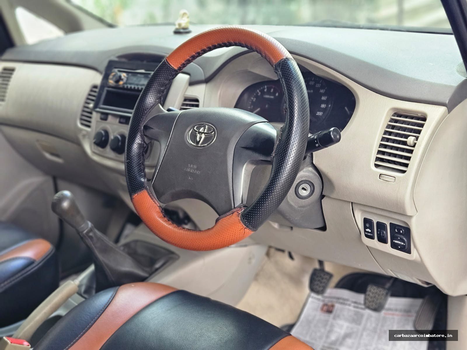 Toyota Innova 2012 Photo 5