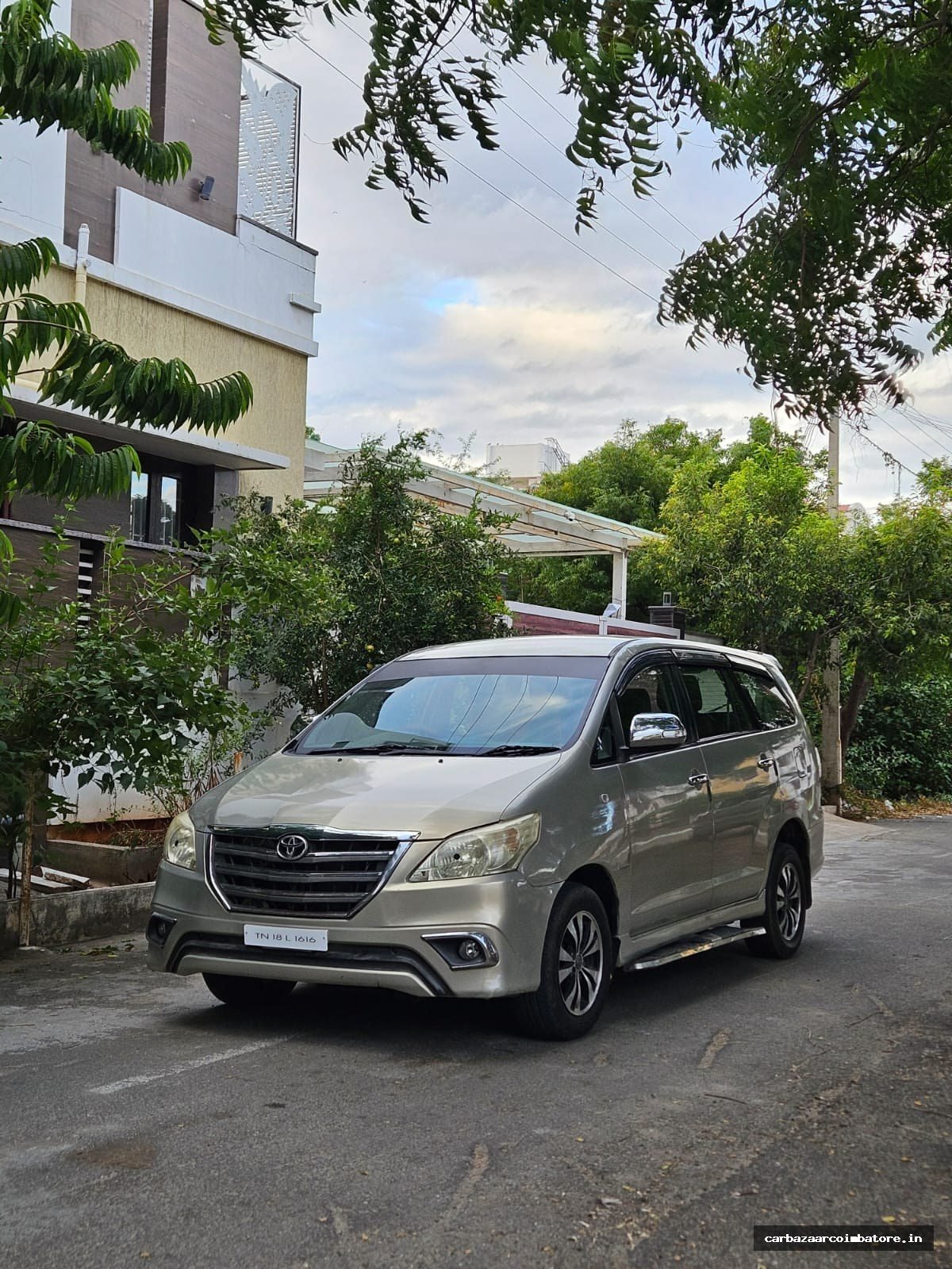 Toyota Innova 2012 Photo 7