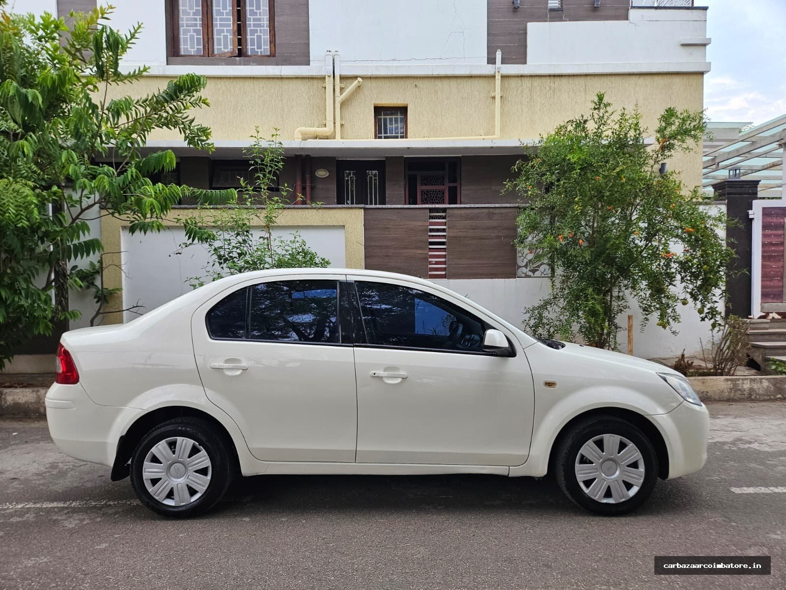 Ford Fiesta 2012 Photo 3