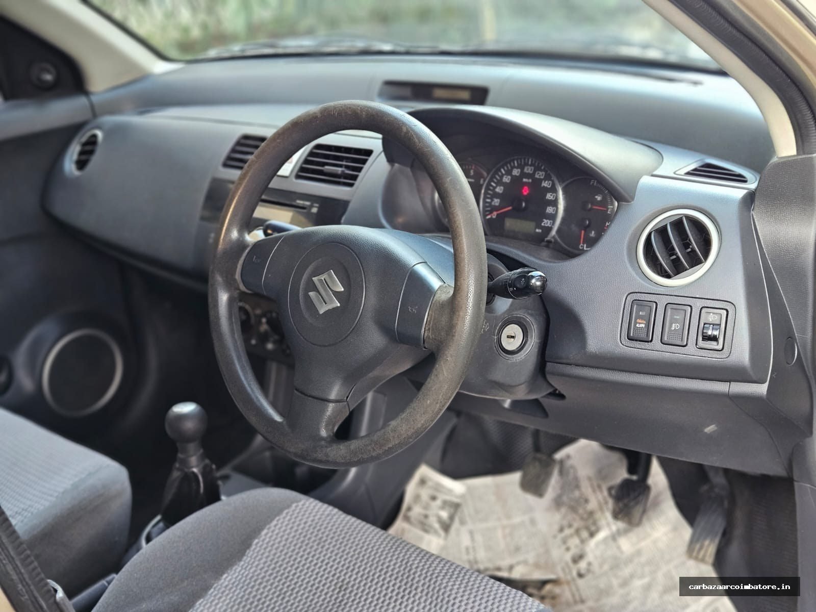 Maruti Suzuki Swift 2011 Photo 5
