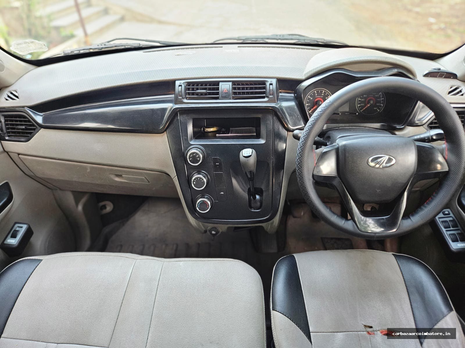 Mahindra KUV100 2016 Photo 4