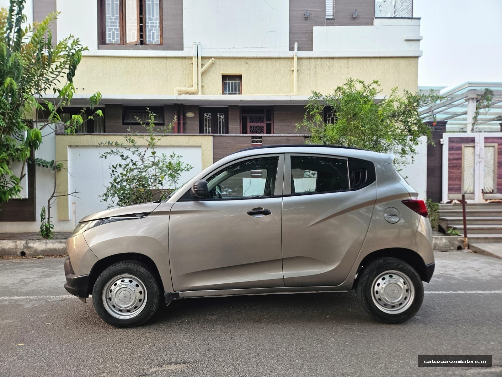 Mahindra KUV100 2016 Photo 2