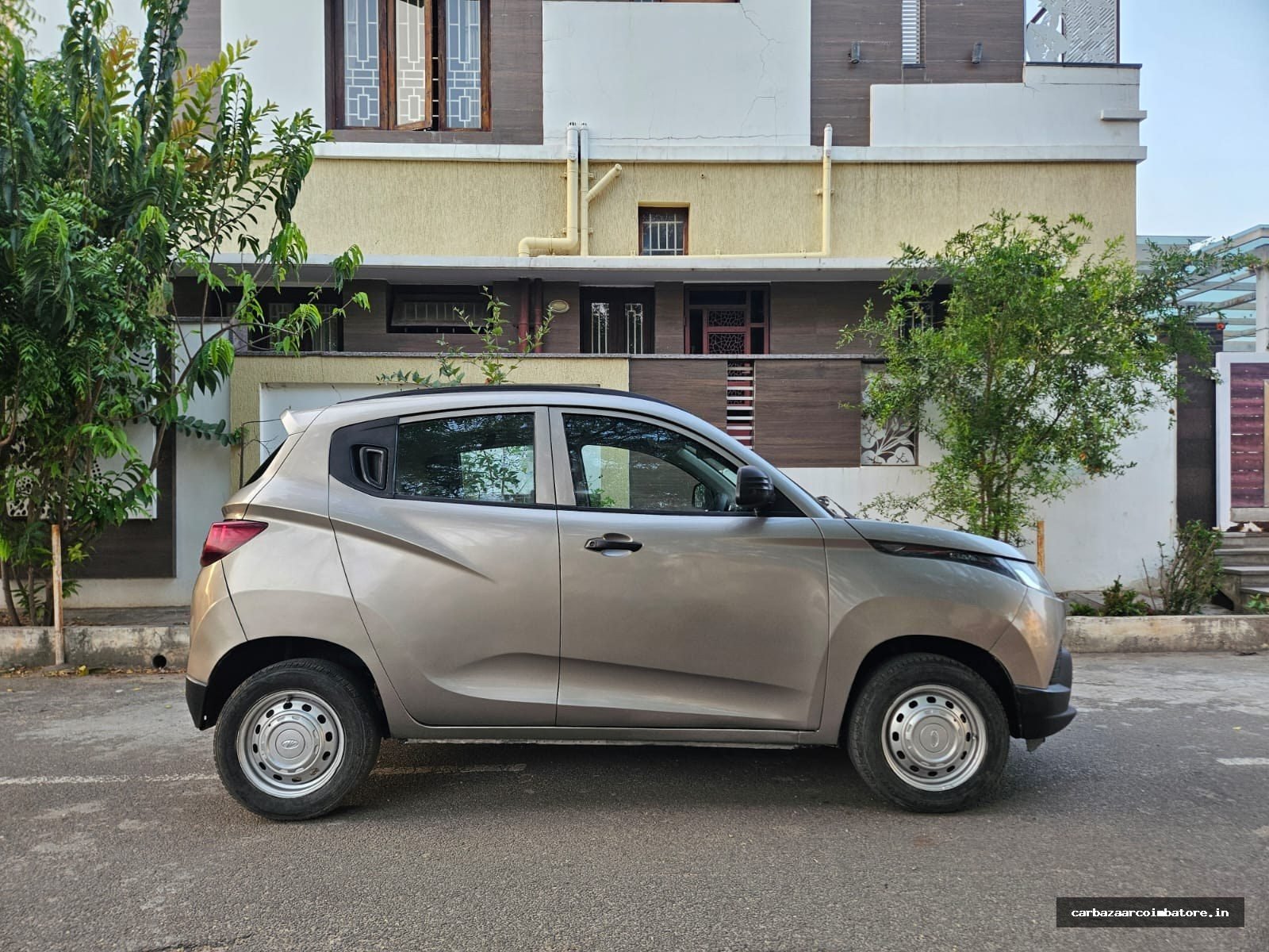 Mahindra KUV100 2016 Photo 3