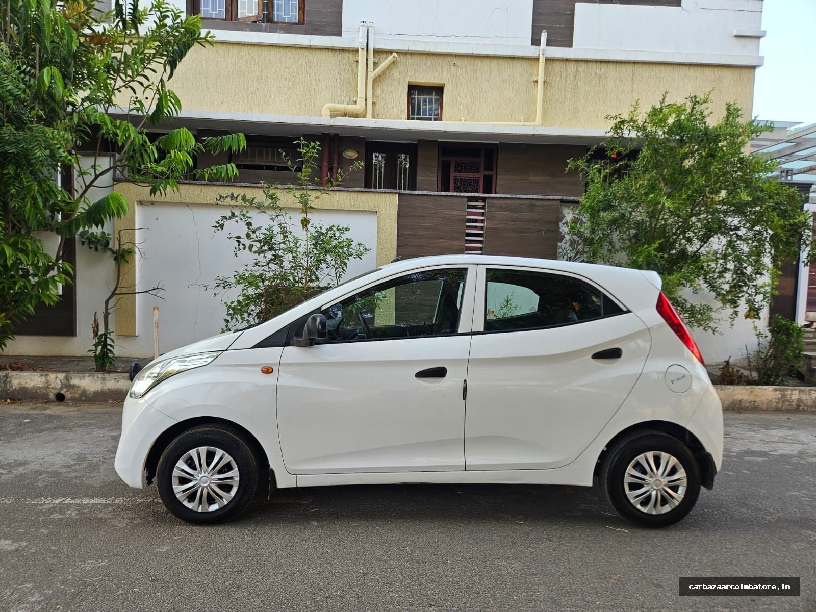 Hyundai Eon 2016 Photo 2