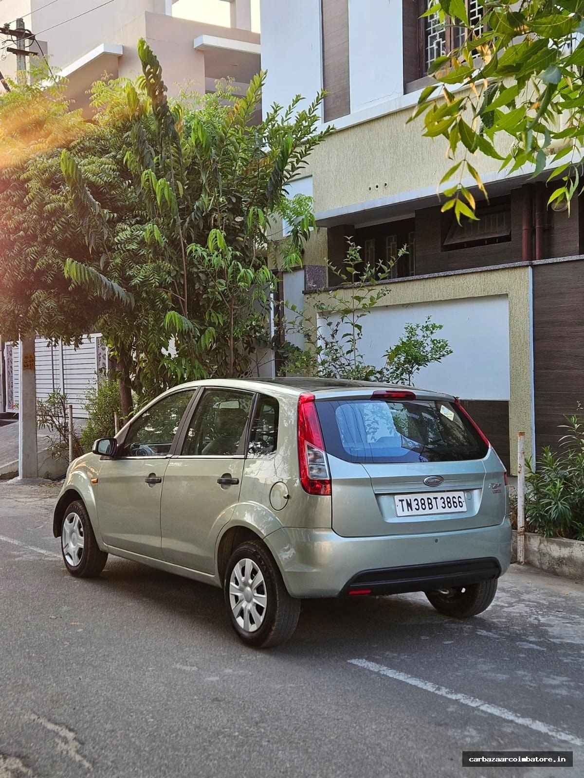 Ford Figo 2013 Photo 8