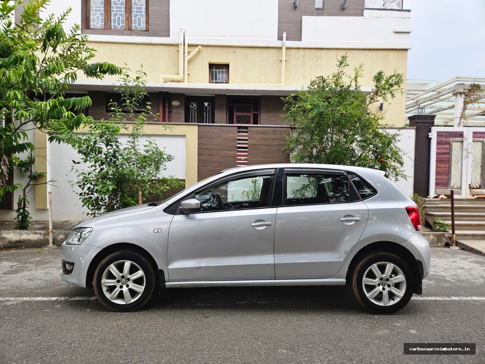 Volkswagen POLO 2011 Photo 2