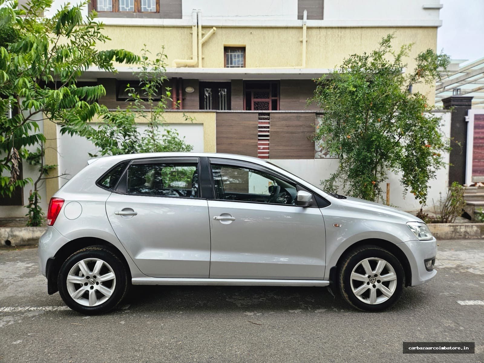 Volkswagen POLO 2011 Photo 3