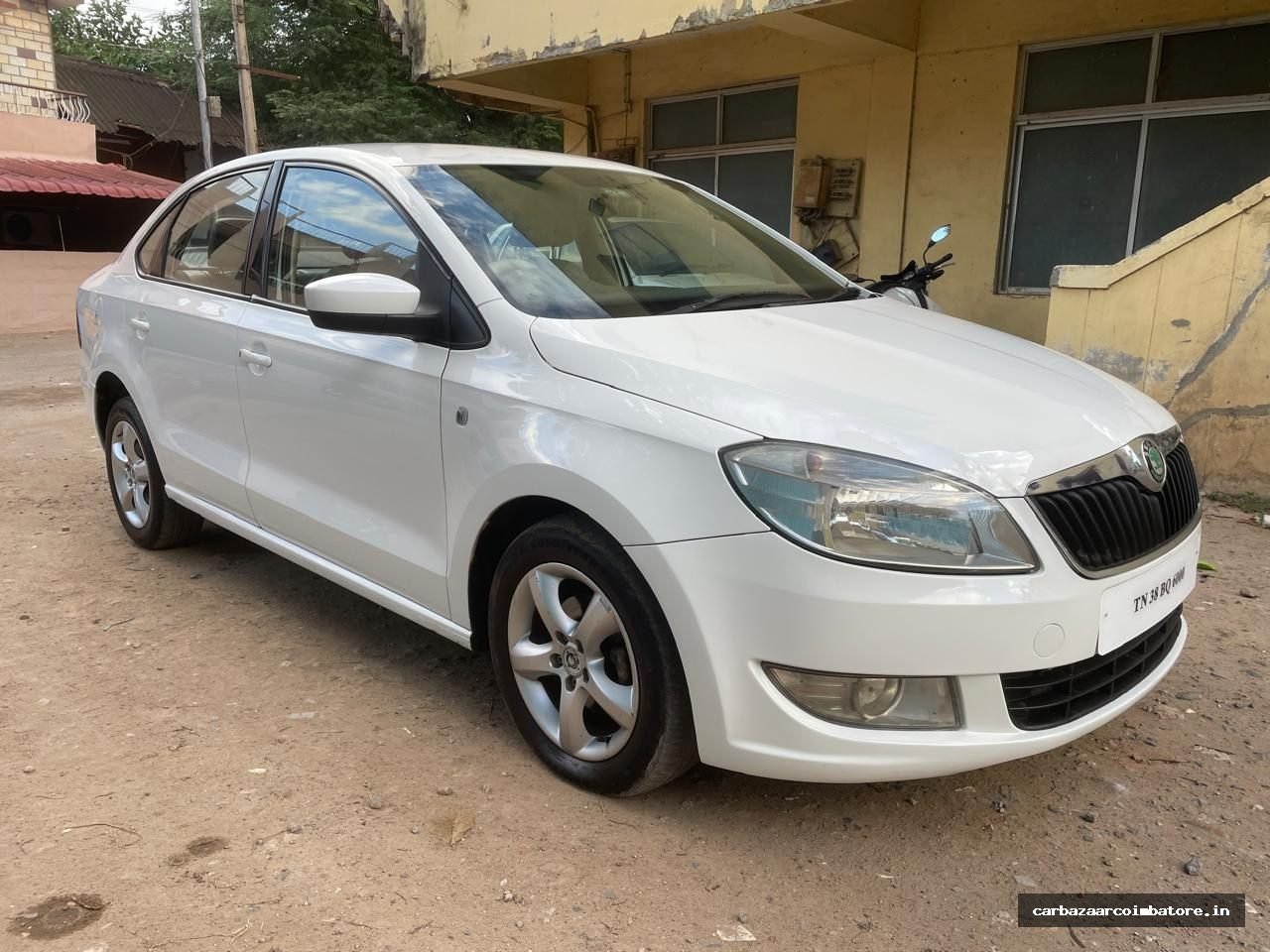 Skoda Rapid 2012 Photo 3