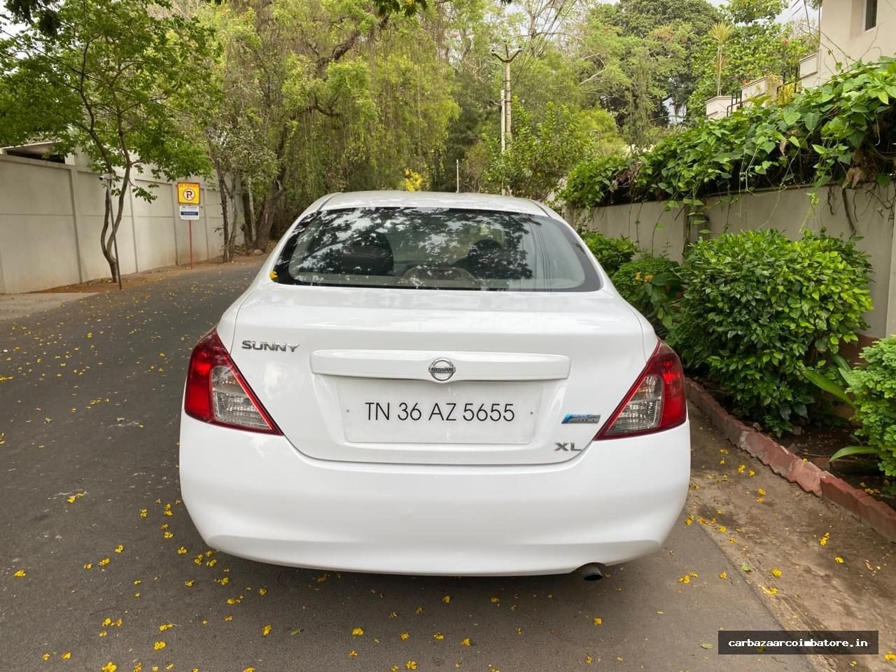 Nissan Sunny 2012 Photo 1