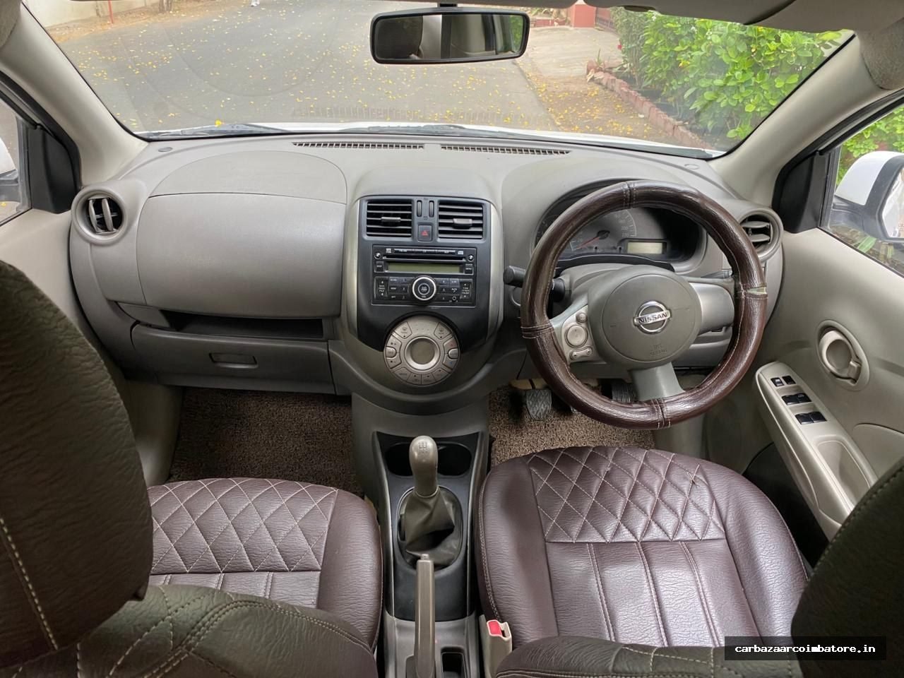 Nissan Sunny 2012 Photo 4