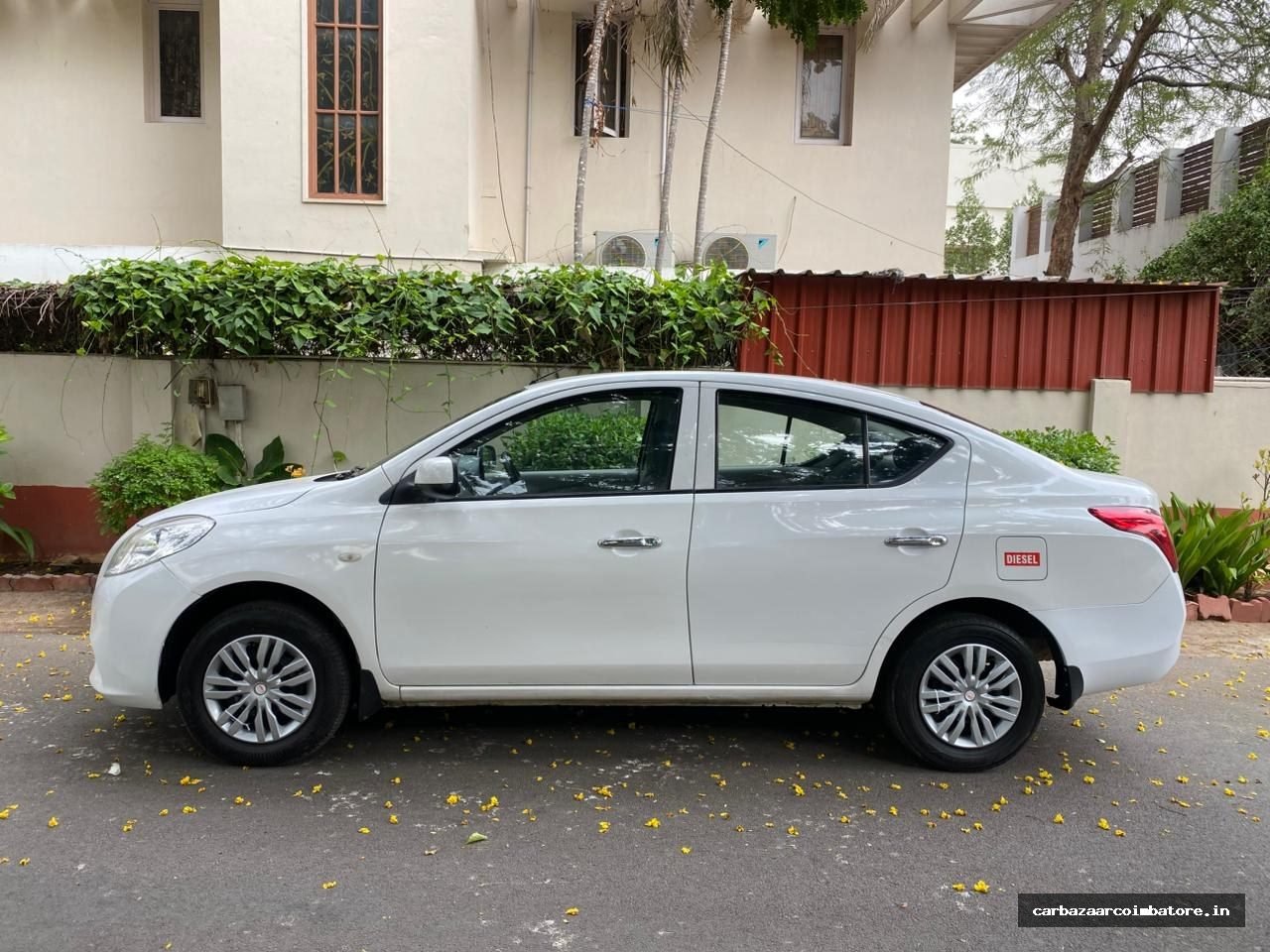 Nissan Sunny 2012 Photo 7