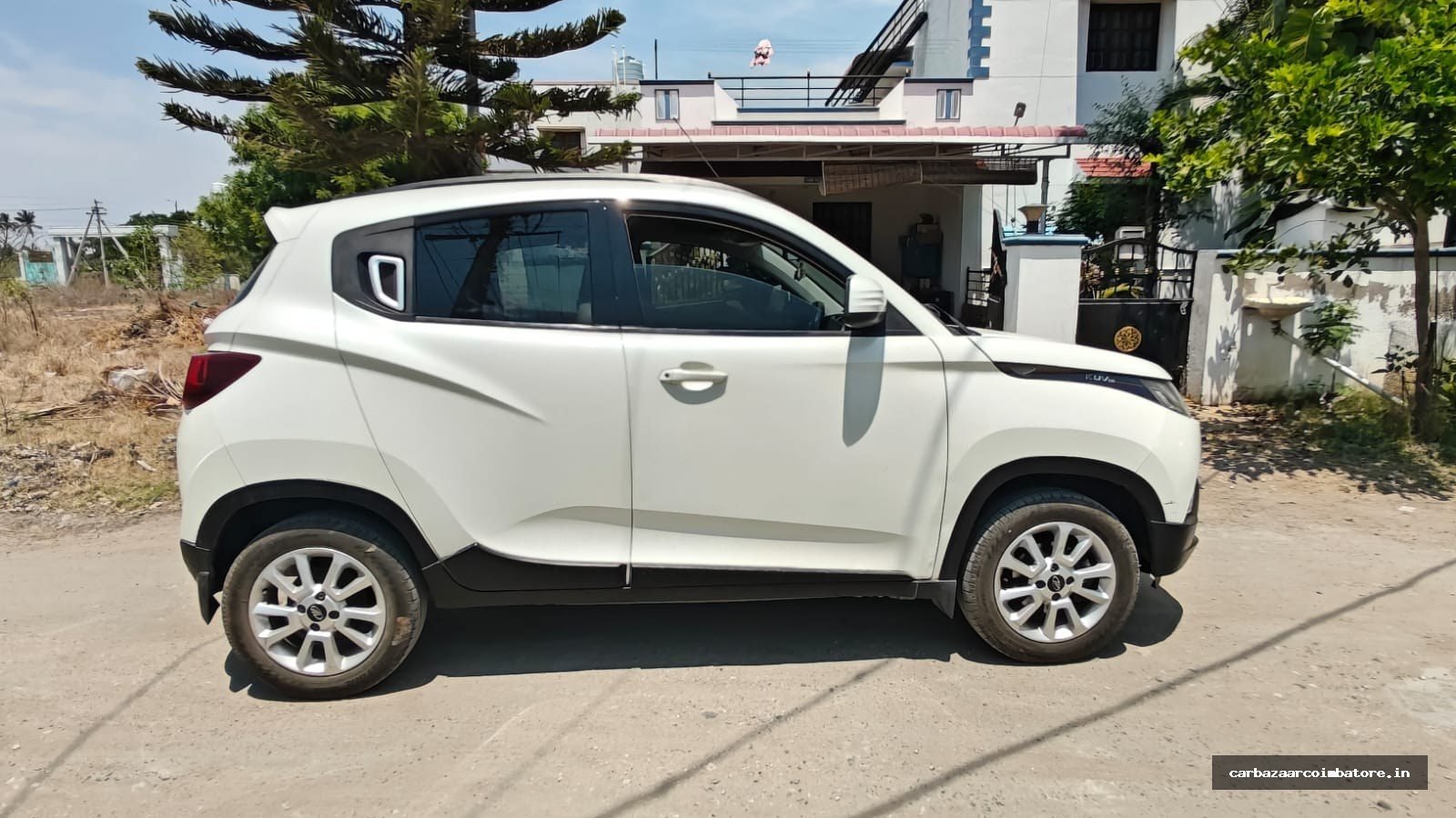 MAHINDRA KUV100 2018 Photo 4