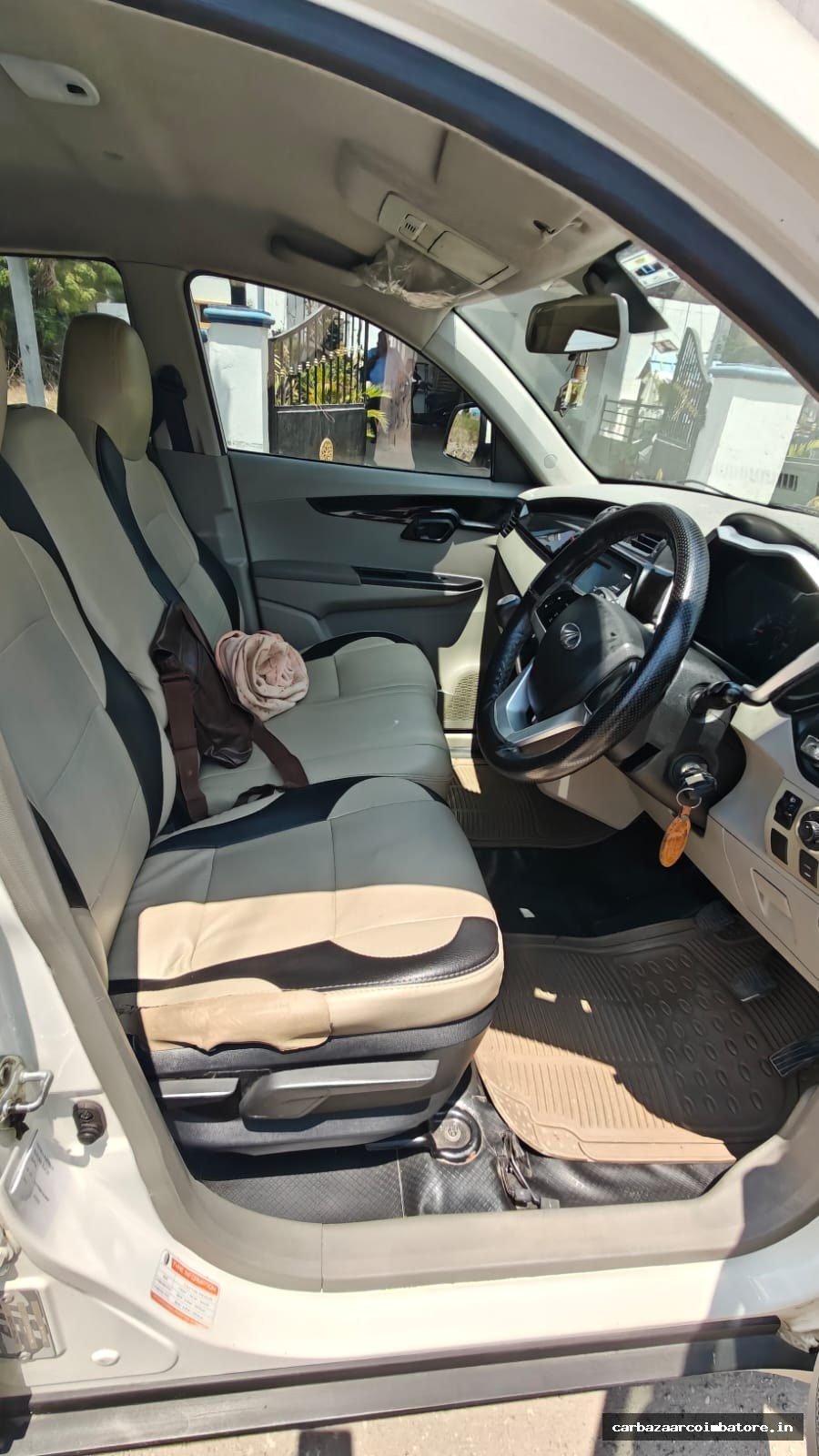 MAHINDRA KUV100 2018 Photo 6