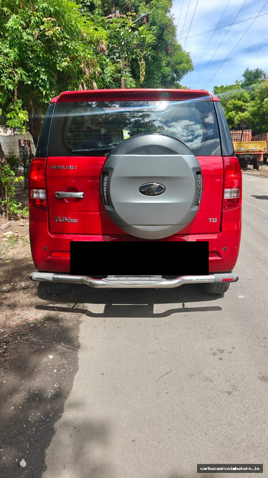 Mahindra TUV300 2018 Photo 2