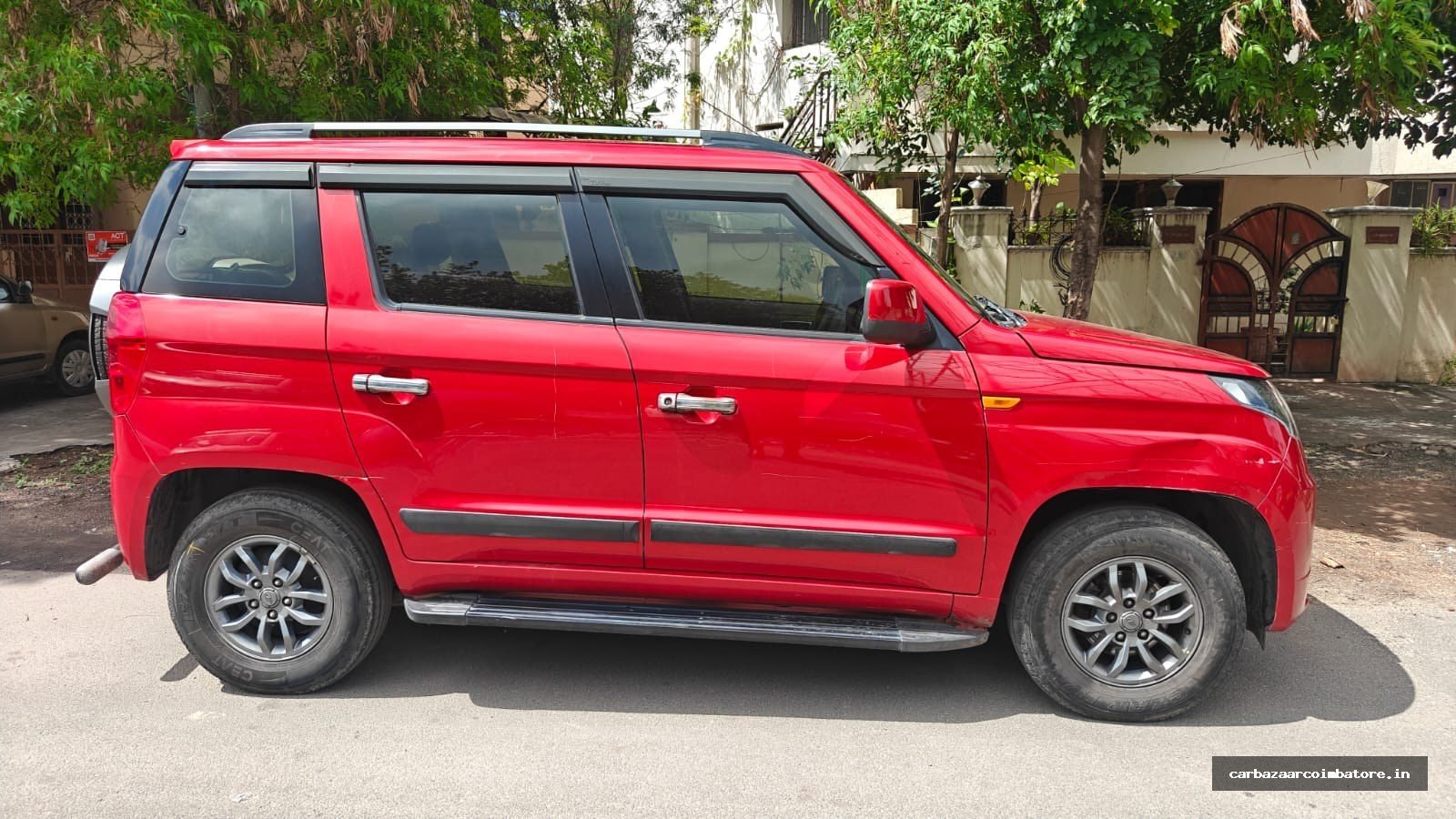 Mahindra TUV300 2018 Photo 3