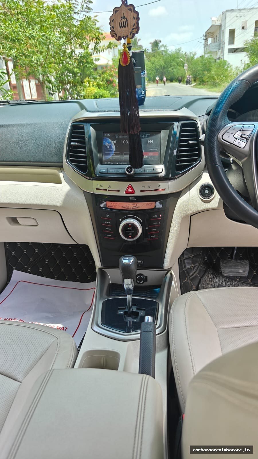 Mahindra XUV300 2022 Photo 5