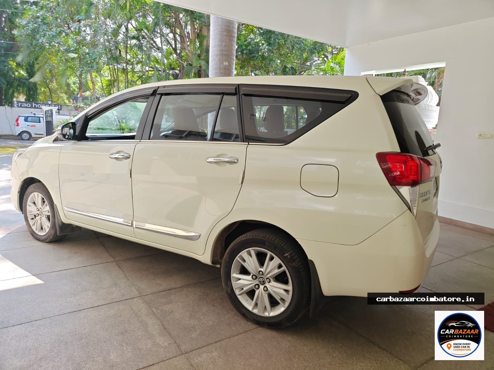 Toyota Innova Crysta 2018 Photo 2